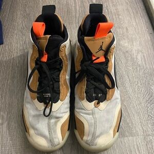 Jordan aerospace 720 sneakers size 7.5 Used in good condition. Tan,white,black